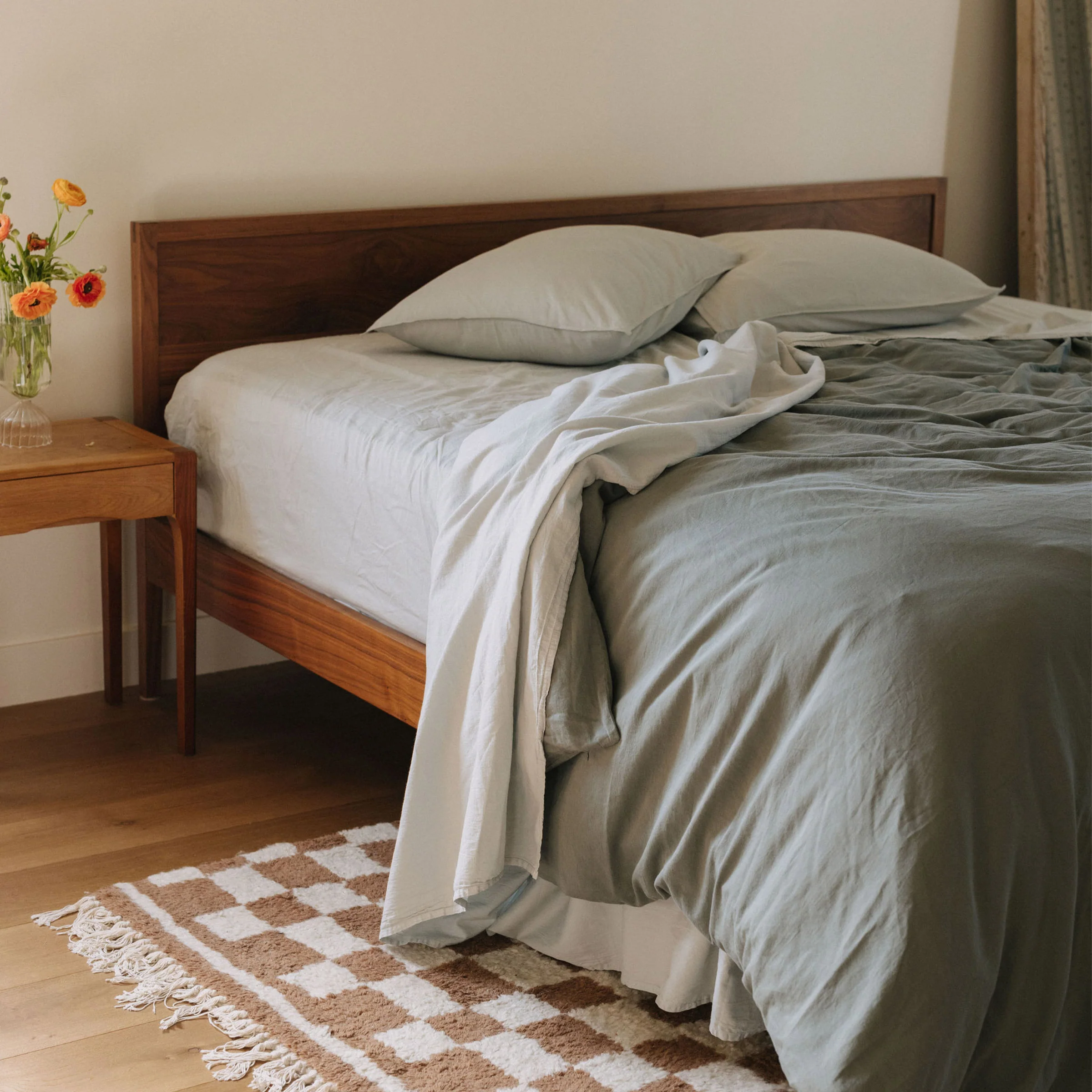 Fitted Sheet Sateen - Mist, Queen - Image 3